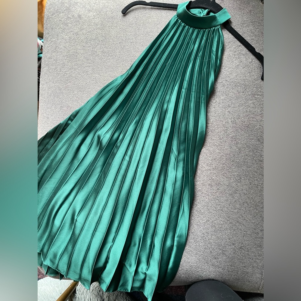 Abercrombie & Fitch Green Pleated Backless Trapeze Mini Dress - Picture 3 of 6